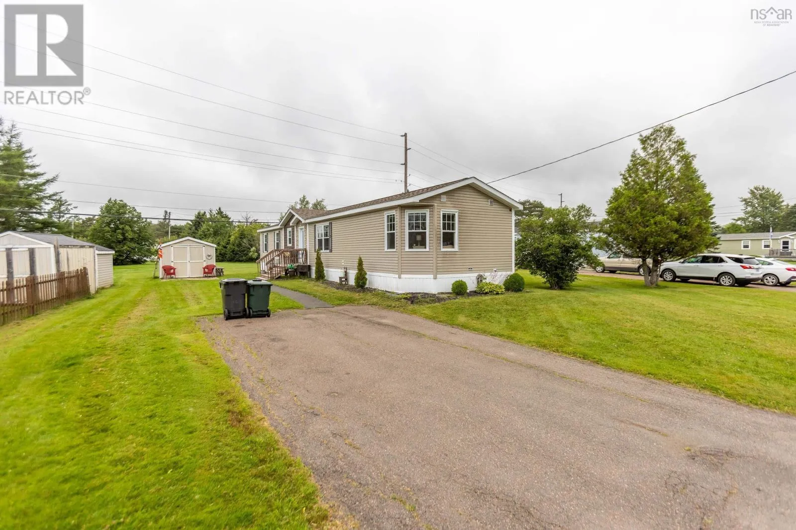 8 Lorne Crescent