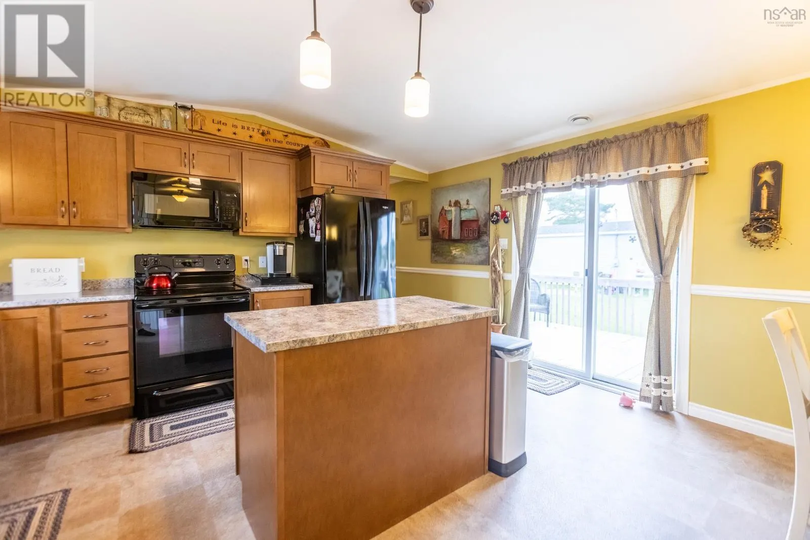 8 Lorne Crescent