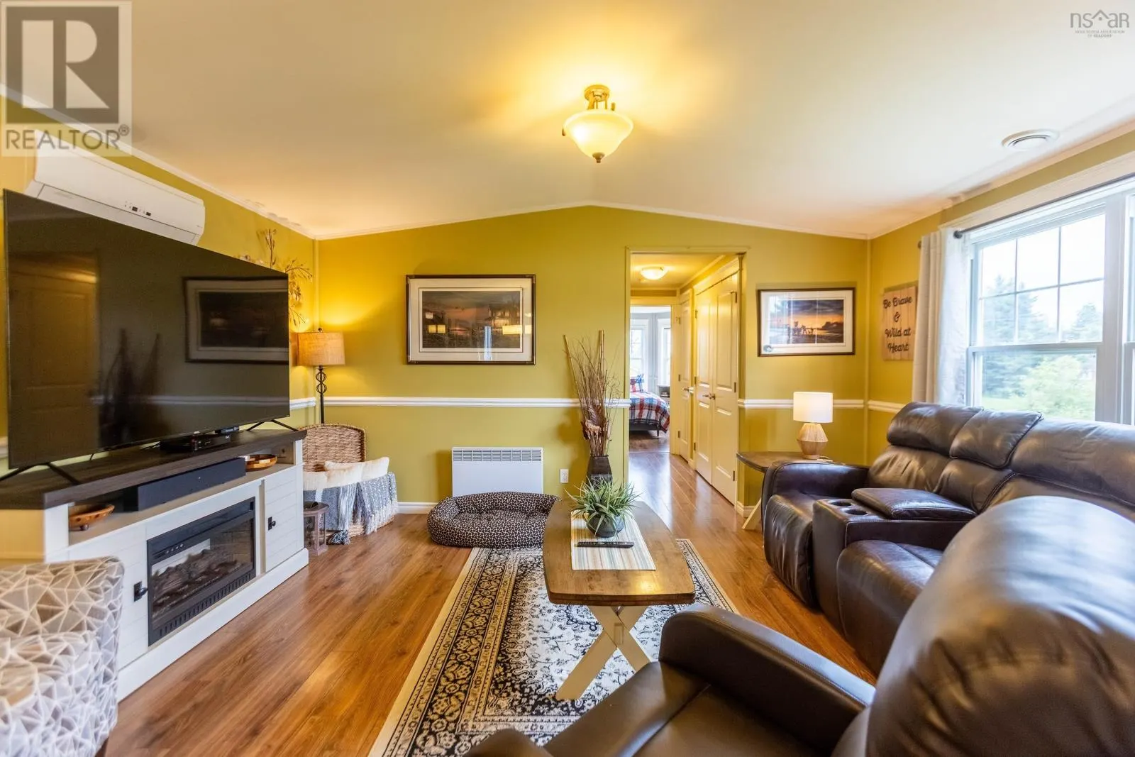 8 Lorne Crescent