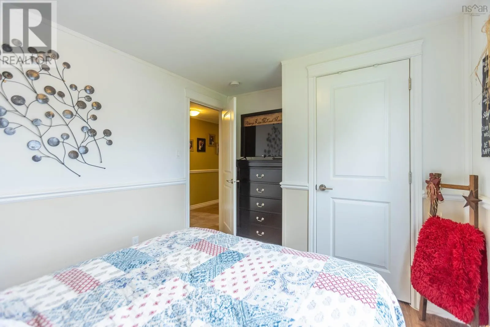8 Lorne Crescent