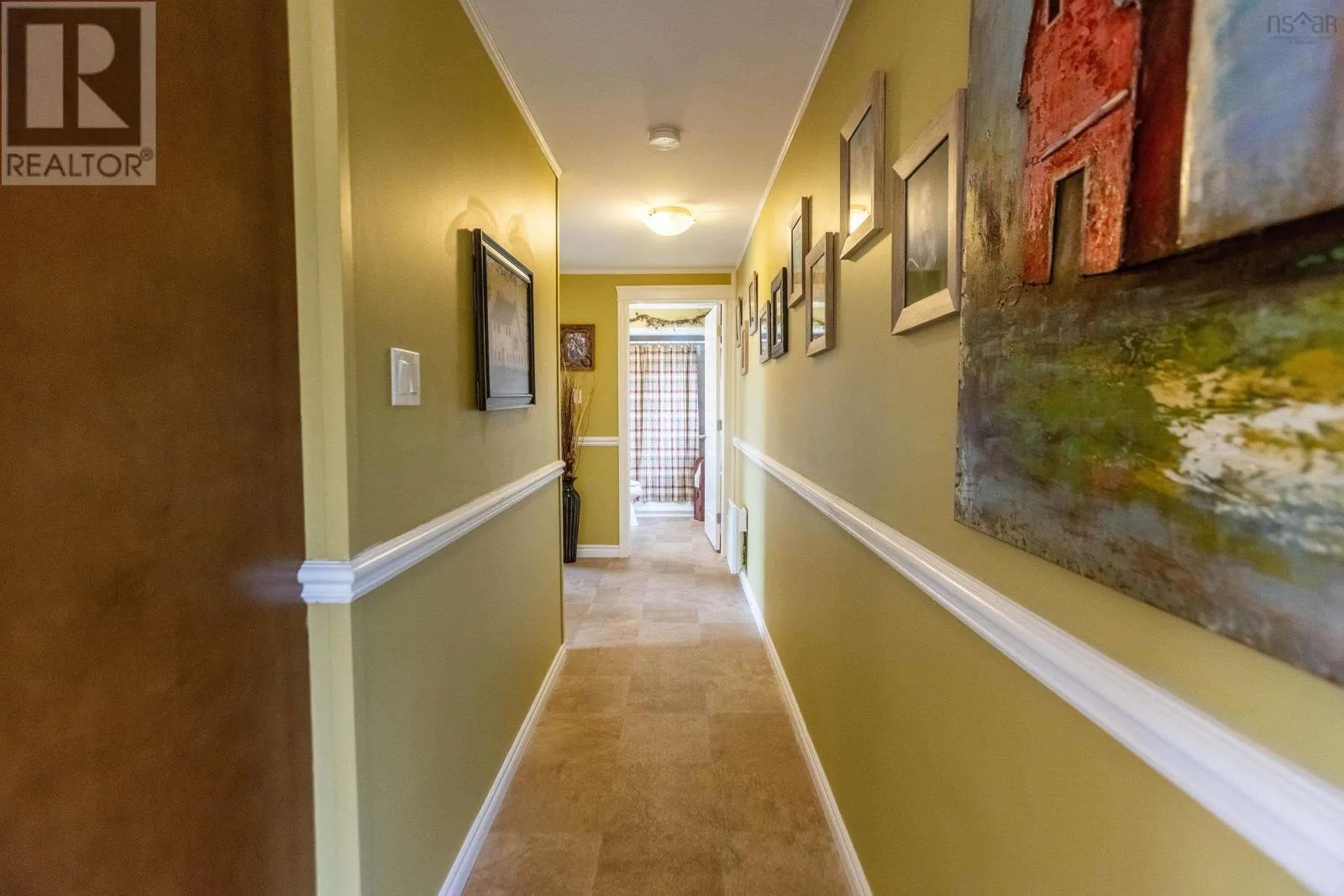 8 Lorne Crescent