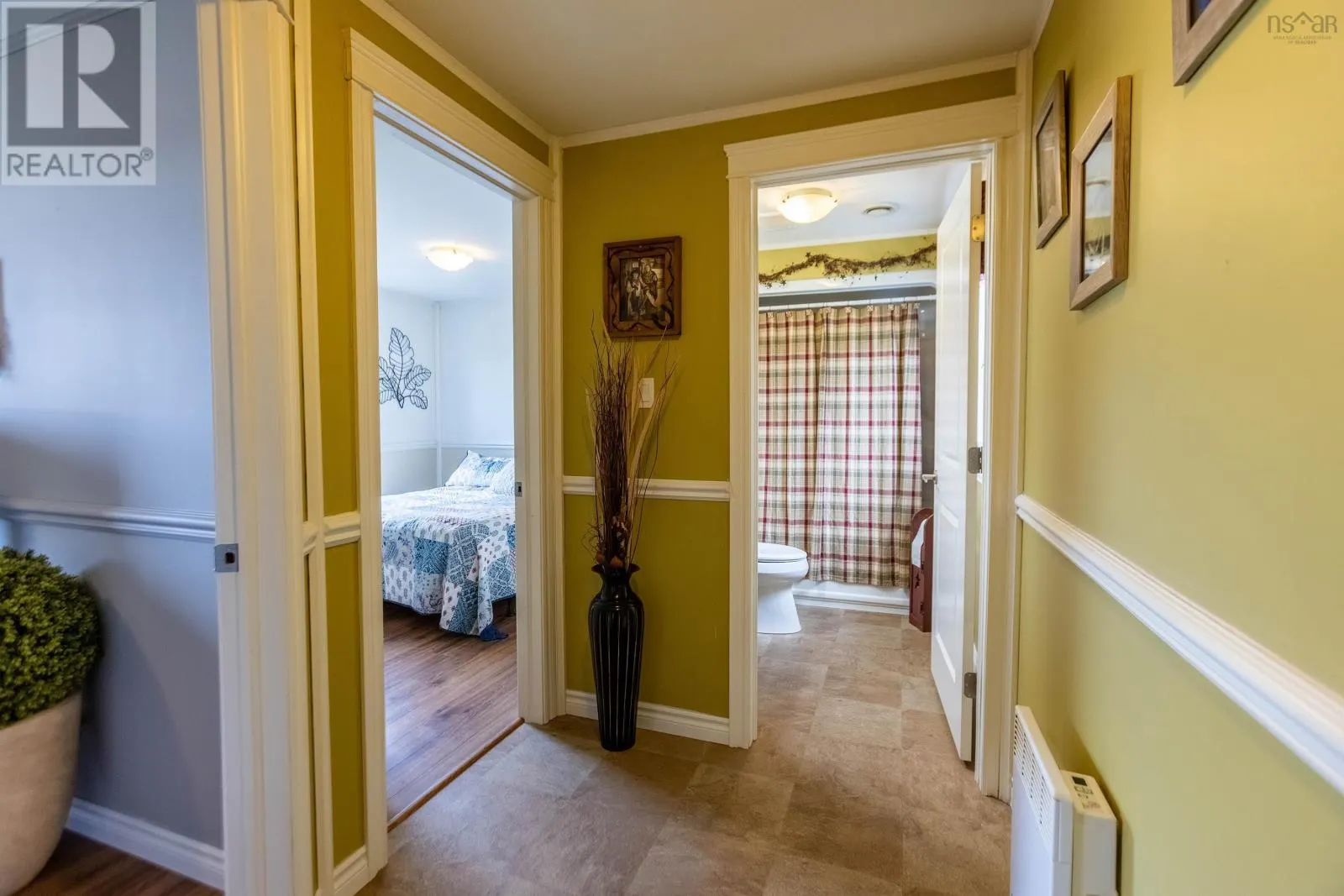 8 Lorne Crescent