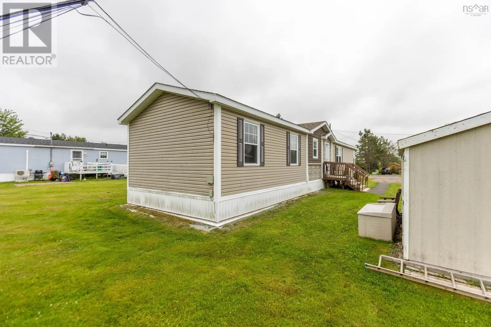 8 Lorne Crescent