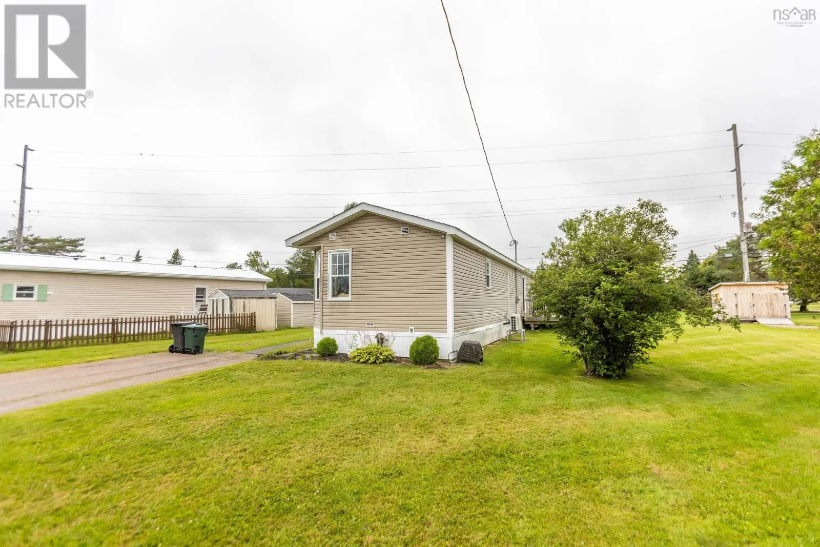 8 Lorne Crescent