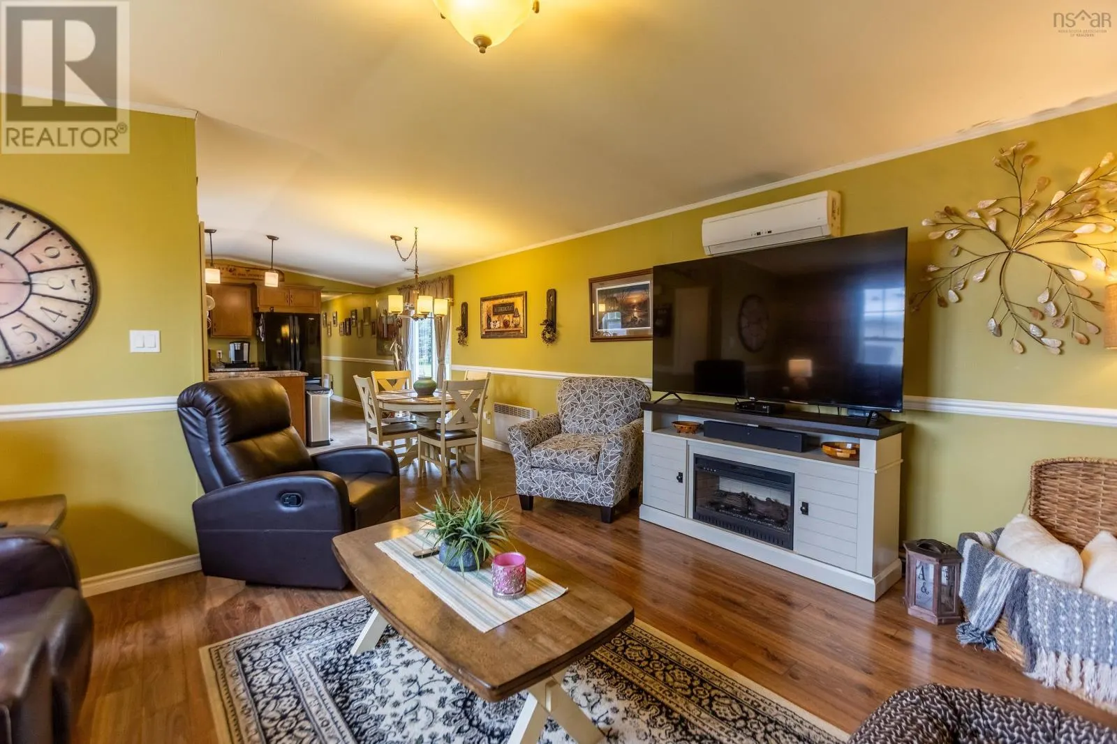 8 Lorne Crescent