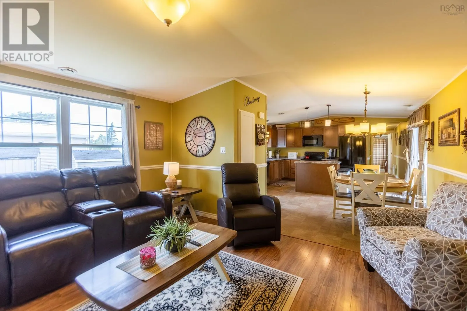 8 Lorne Crescent