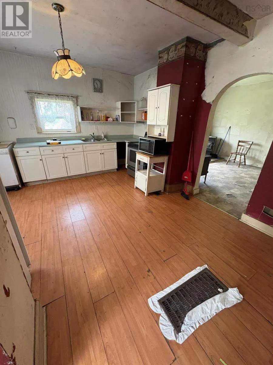 37 Rose Avenue