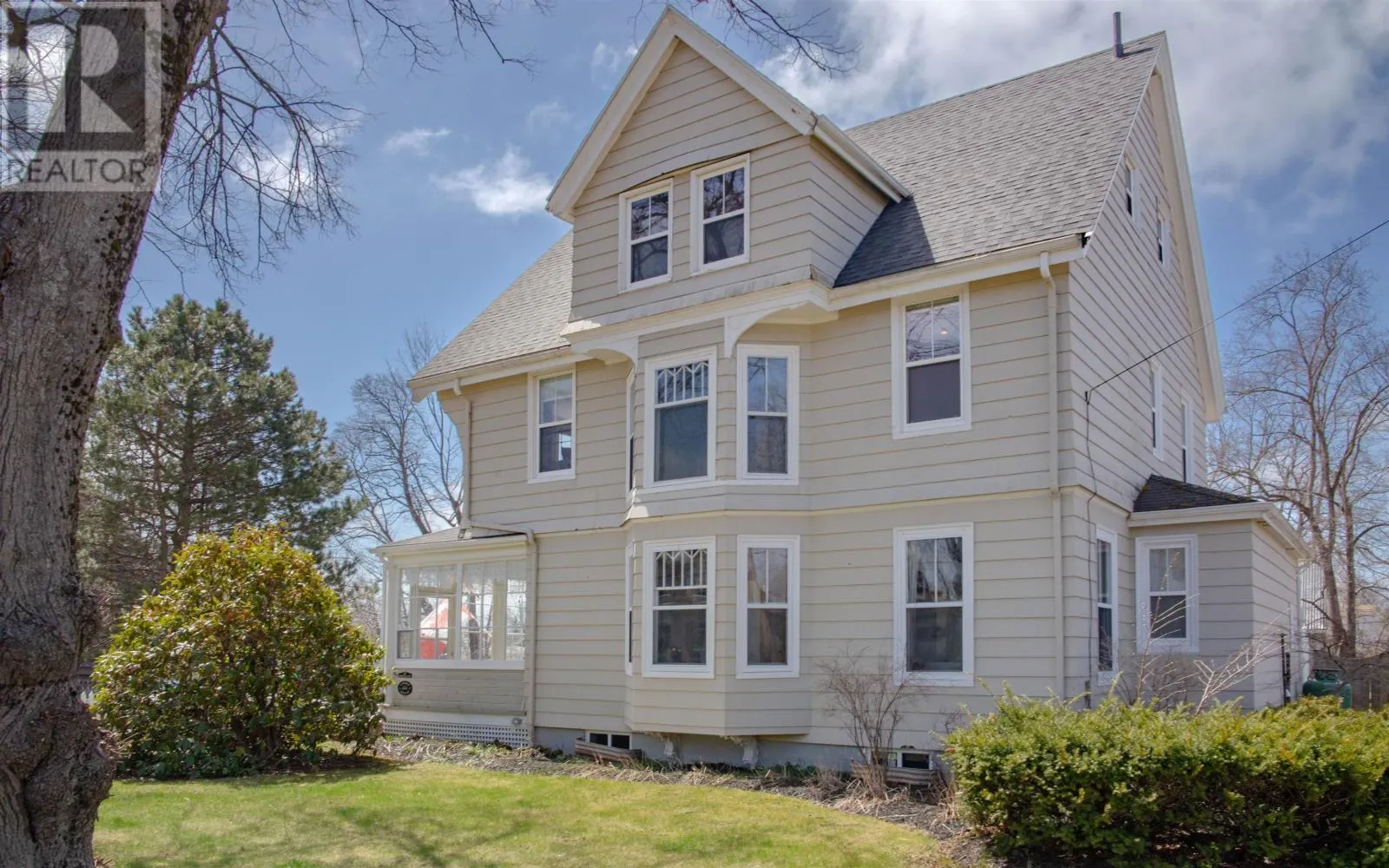 25 Greenfield Avenue