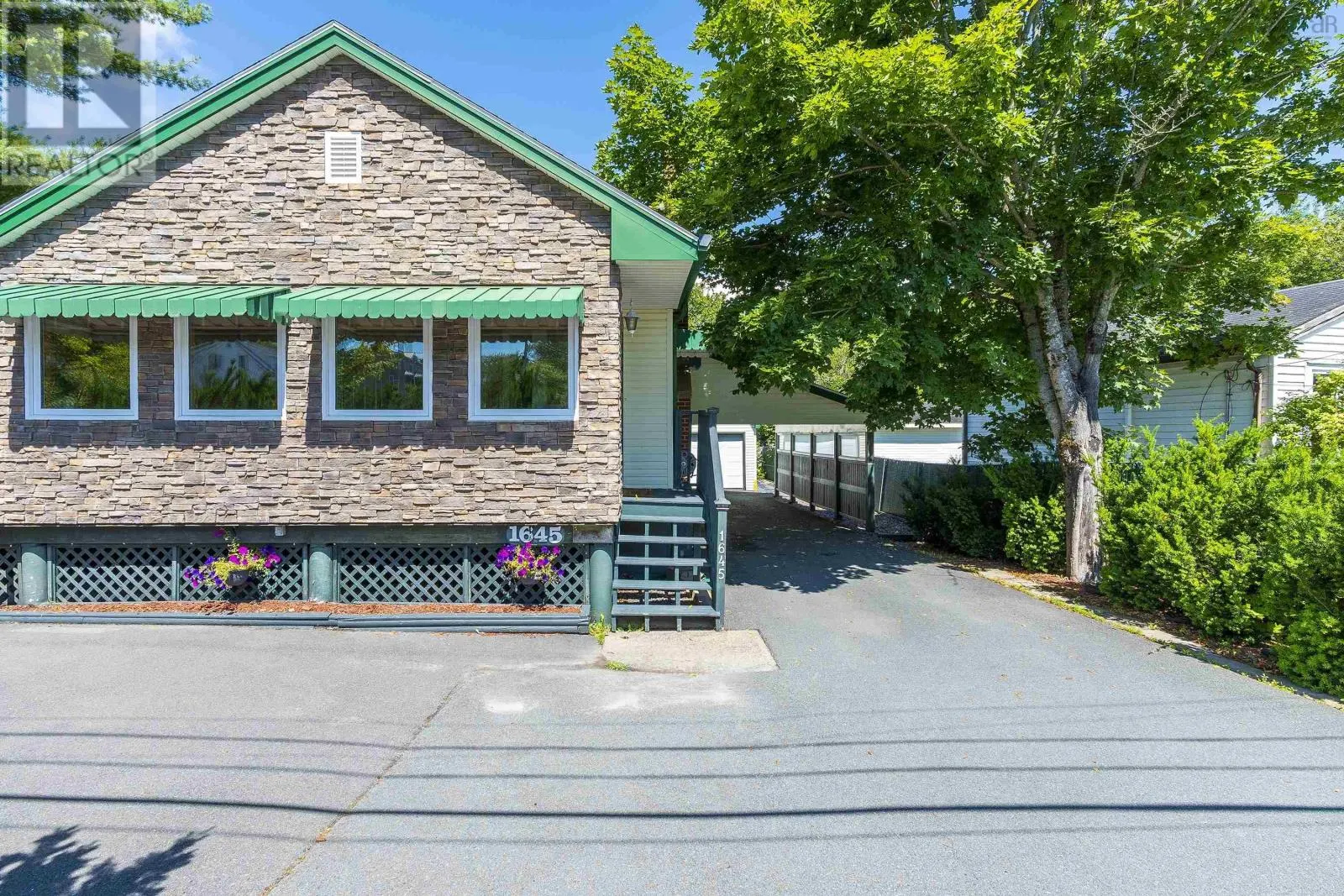 1645 St Margarets Bay Road