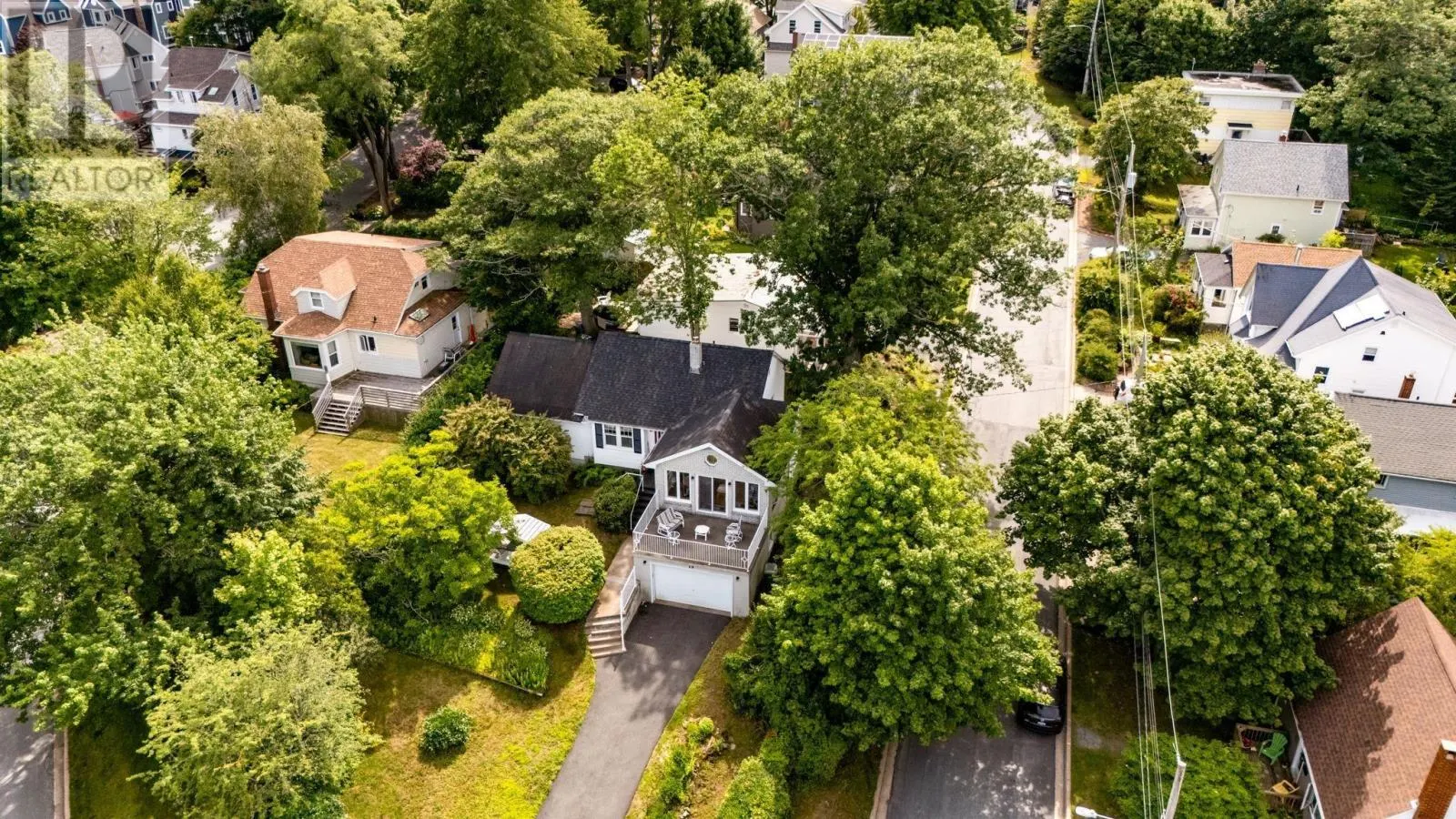 15 Oakdale Crescent
