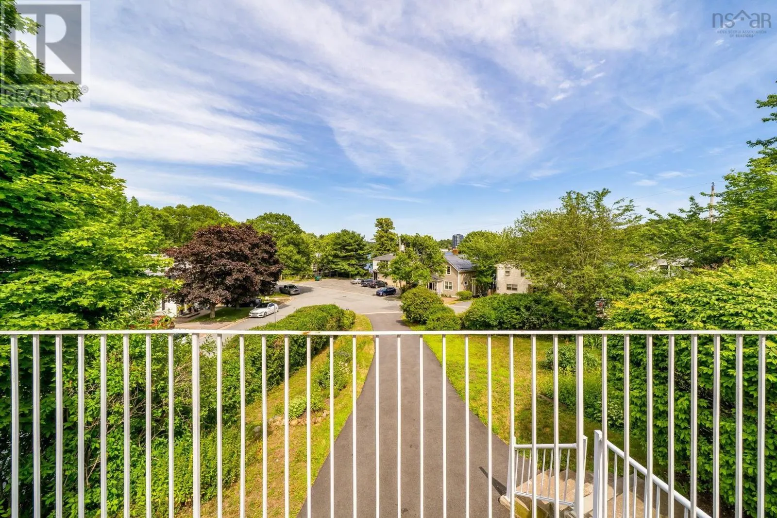 15 Oakdale Crescent