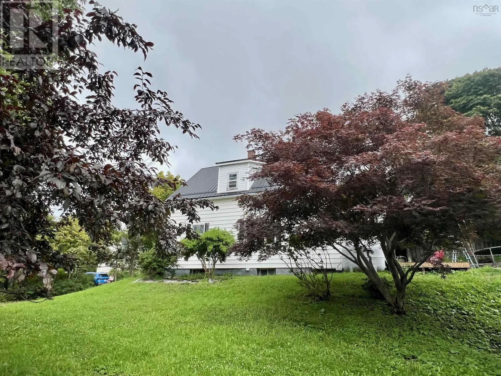 2 Central Avenue