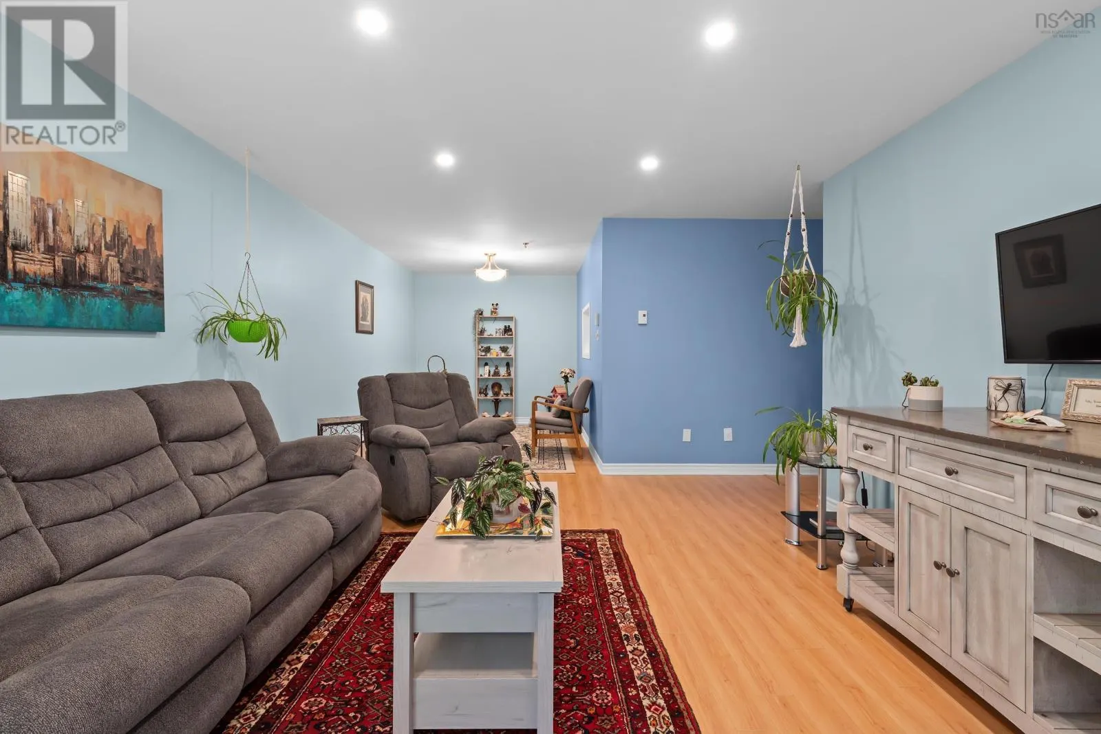 201 2 Lombardy Lane