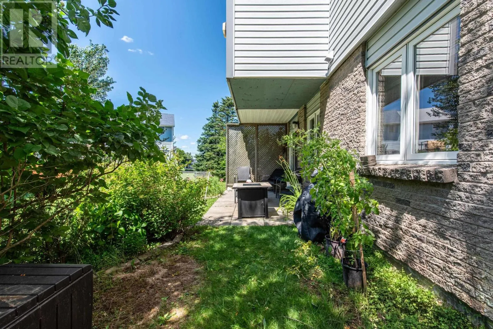 201 2 Lombardy Lane