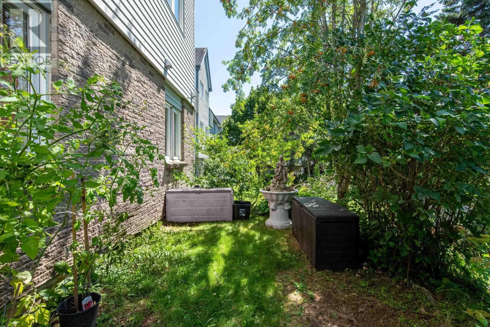 201 2 Lombardy Lane