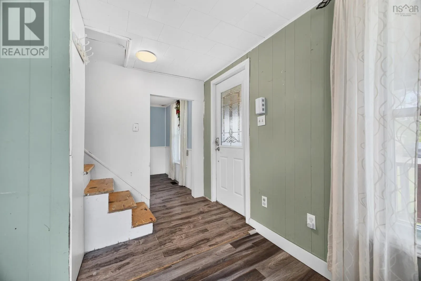 2149 COWAN Street