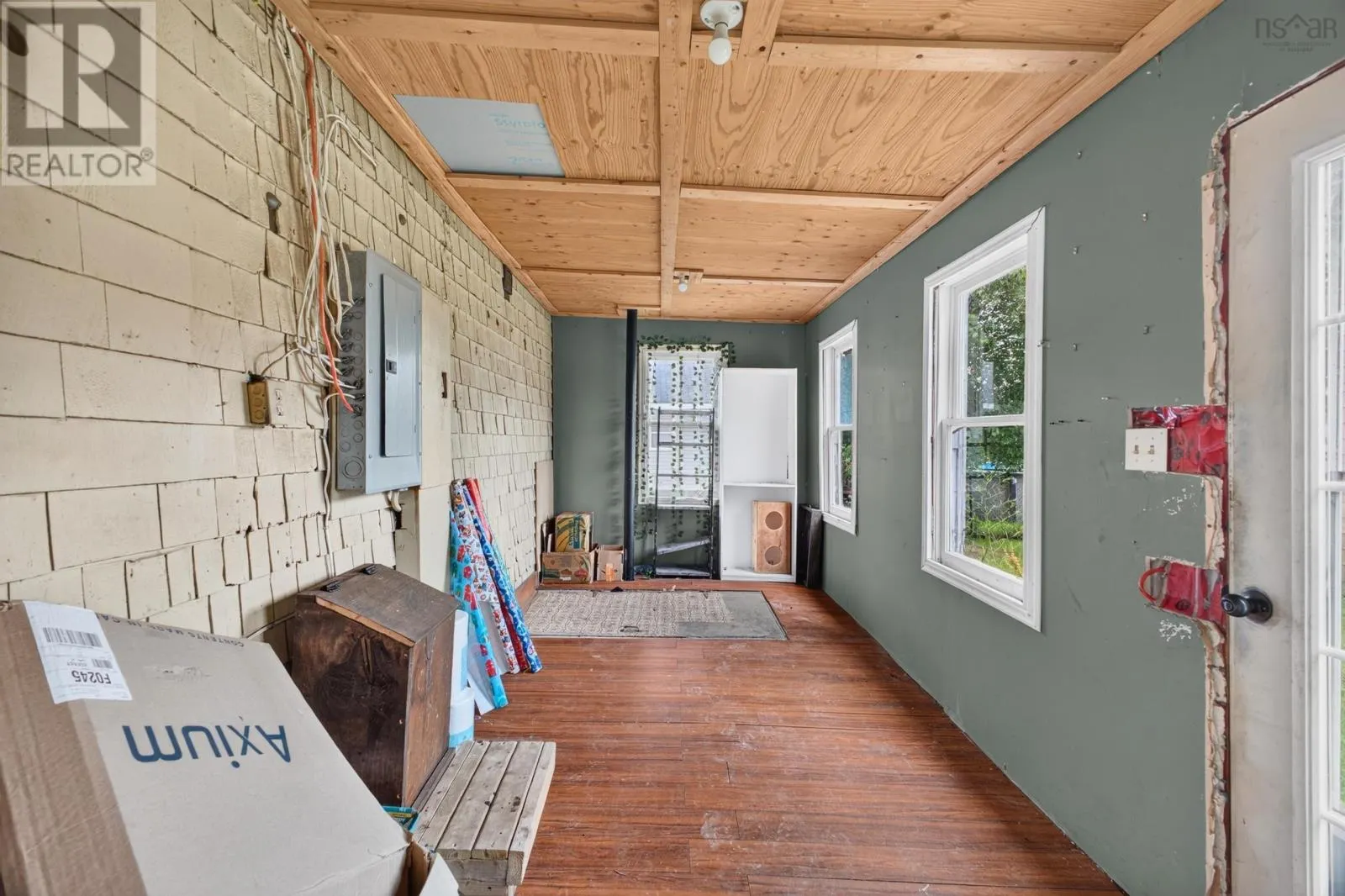 2149 COWAN Street
