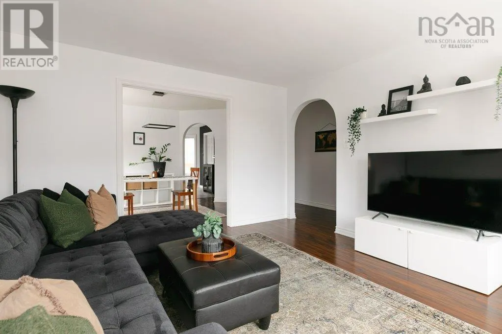 2 Christie Court