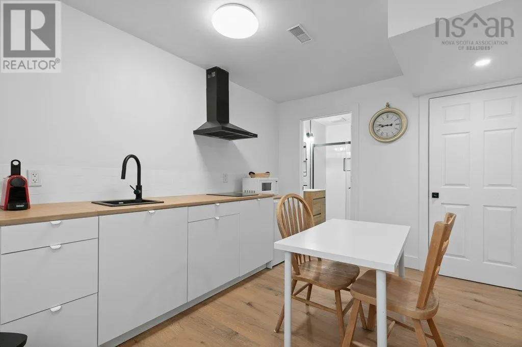 2 Christie Court