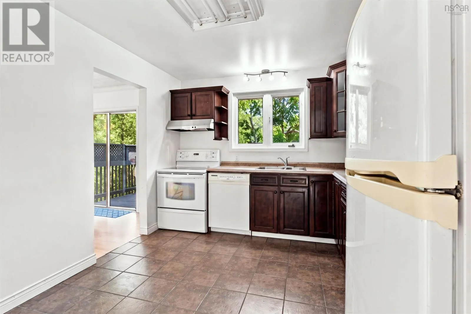 2 Applewood Lane
