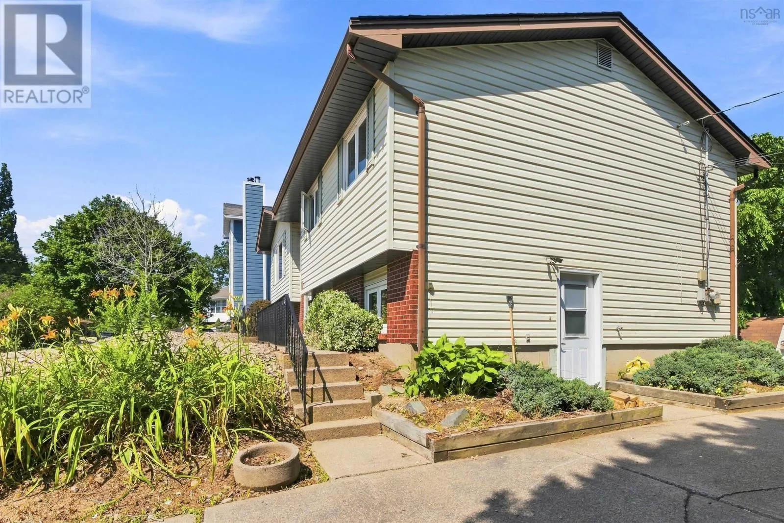 2 Applewood Lane