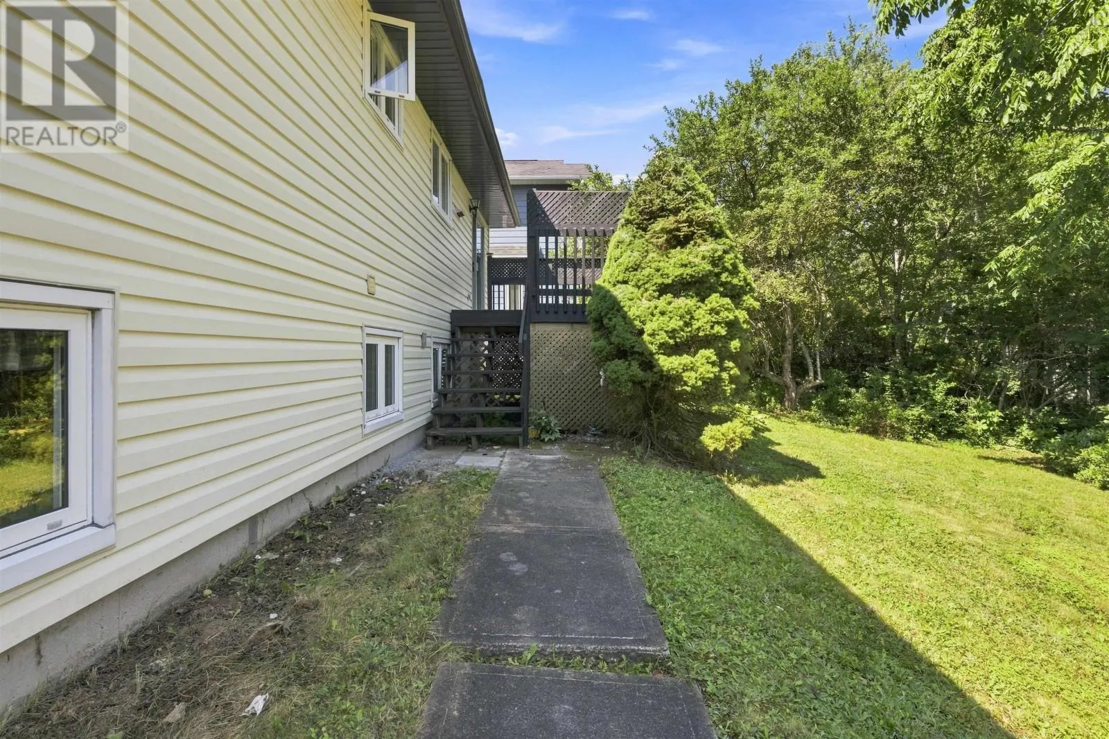 2 Applewood Lane