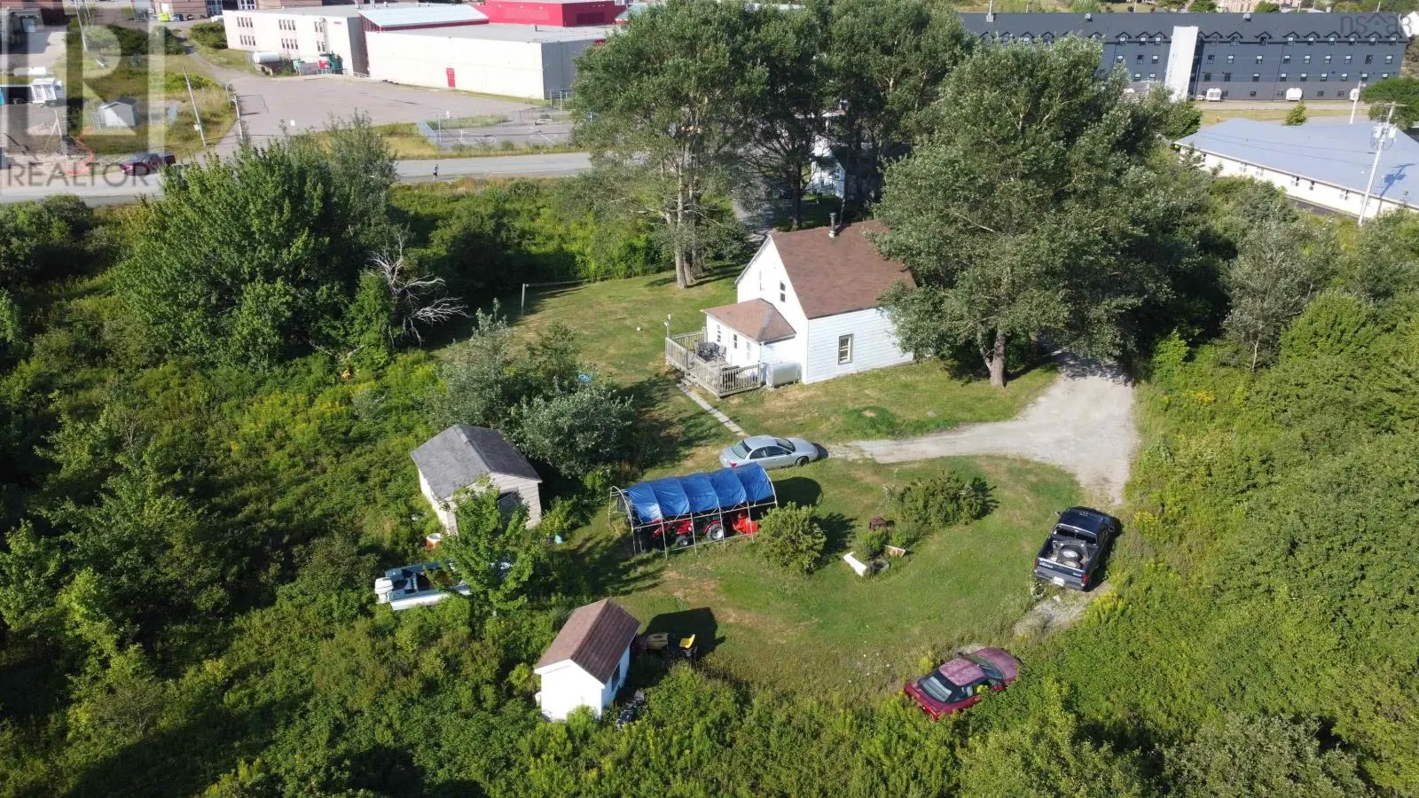 6 MacQuarrie Drive Extension