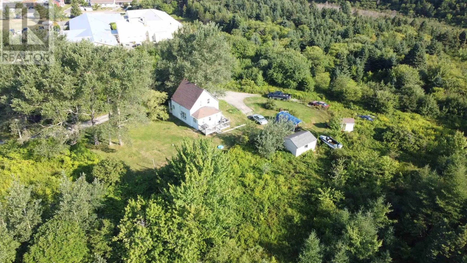 6 MacQuarrie Drive Extension