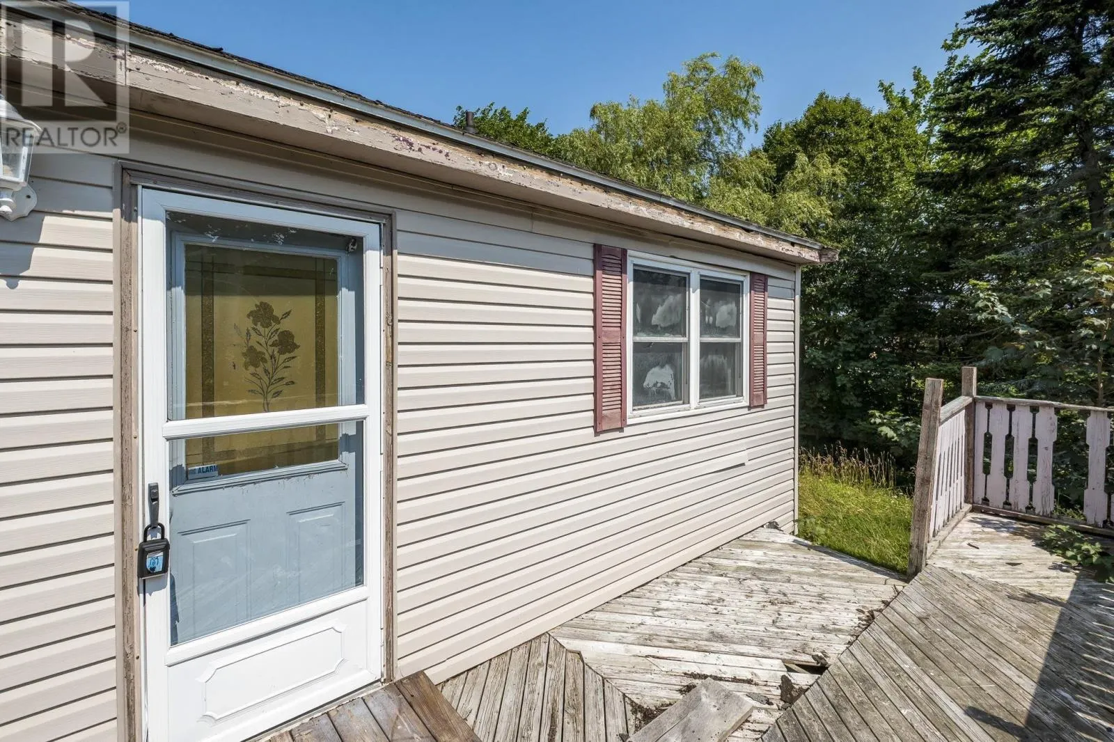 60 Thornhill Drive
