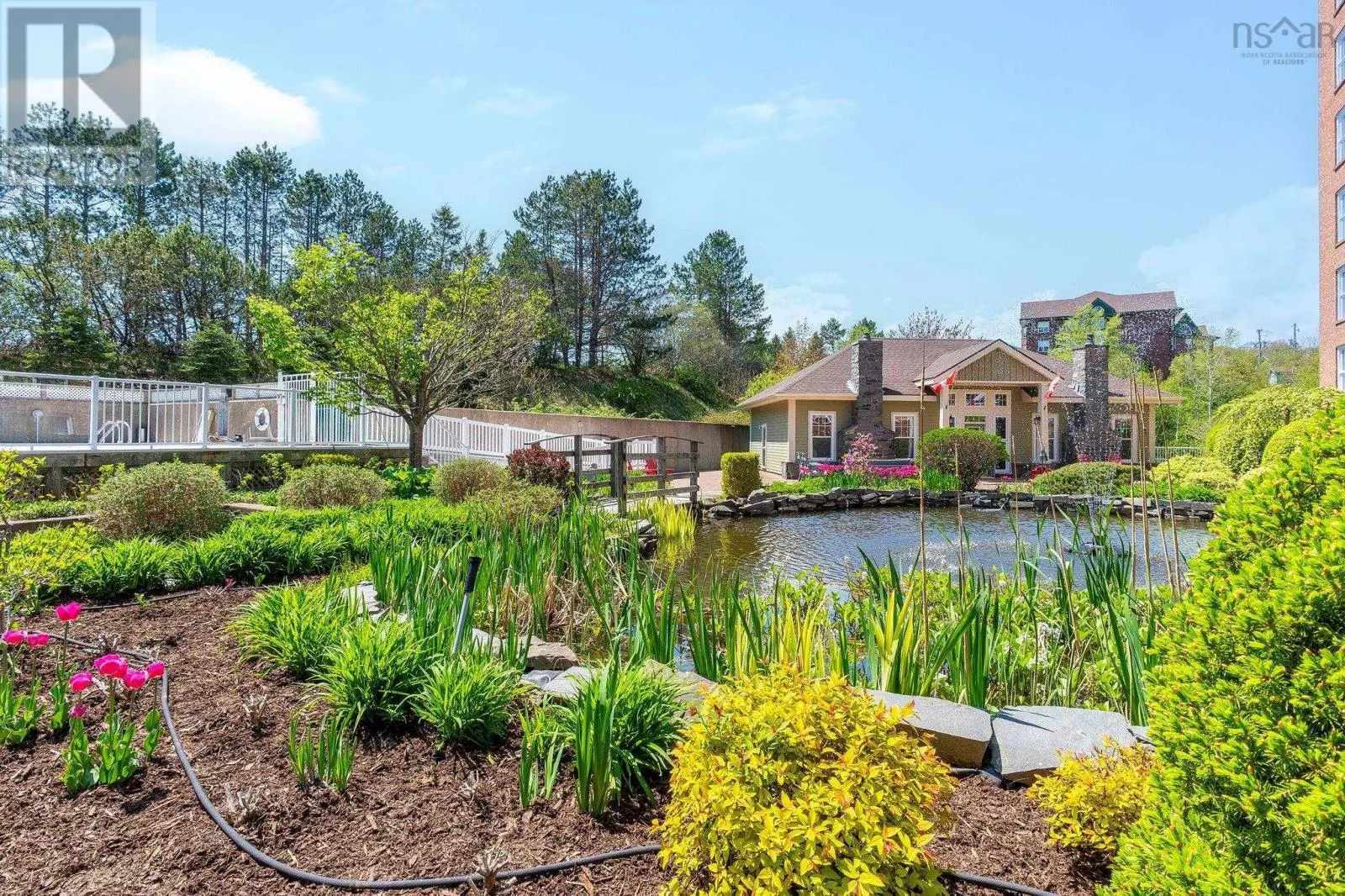 802 99 Waterfront Drive