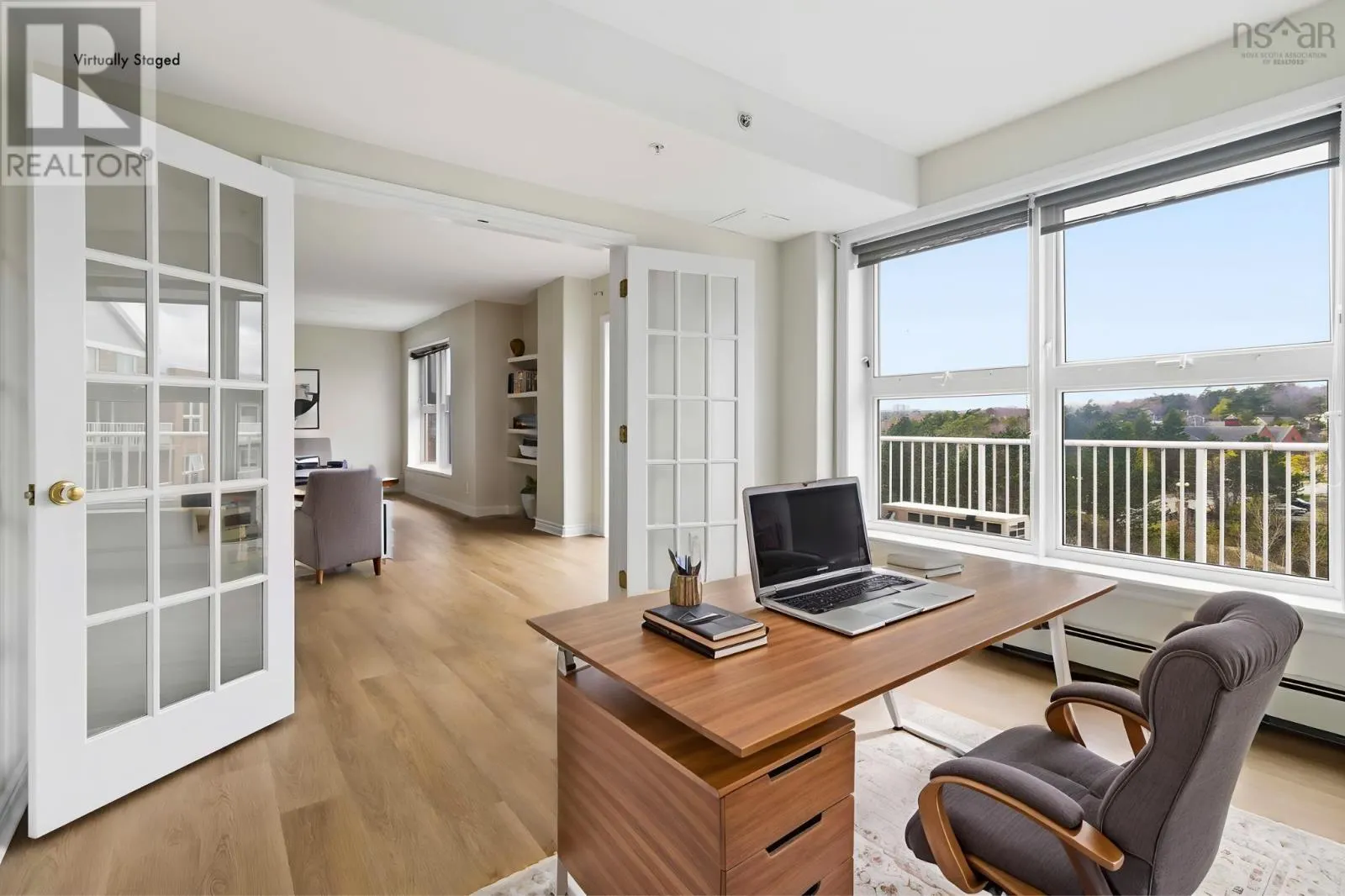802 99 Waterfront Drive