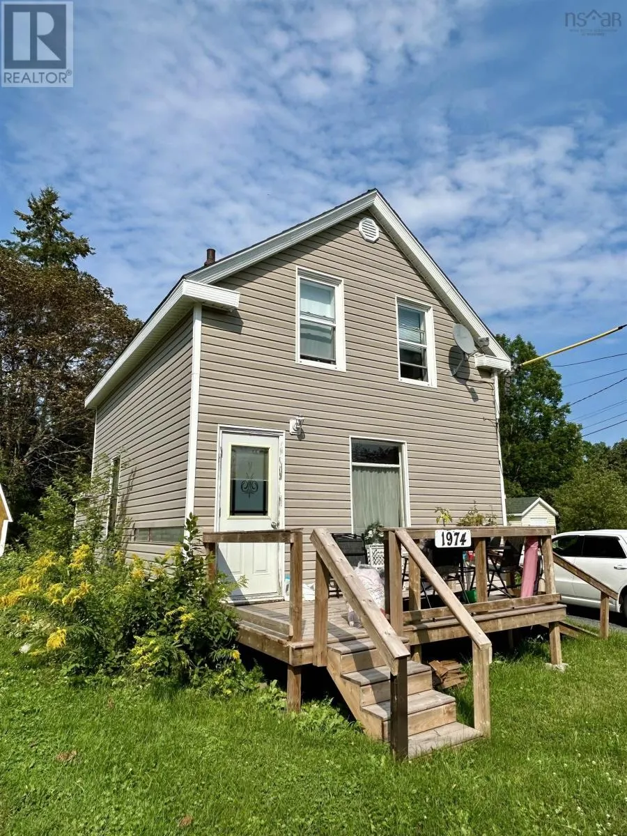 1974 College Street