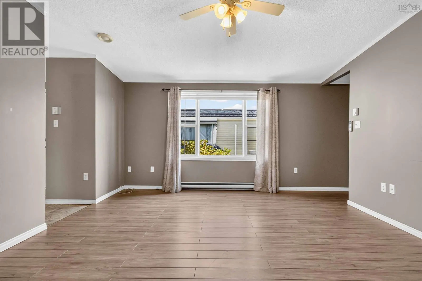 109 Sherbrooke Avenue