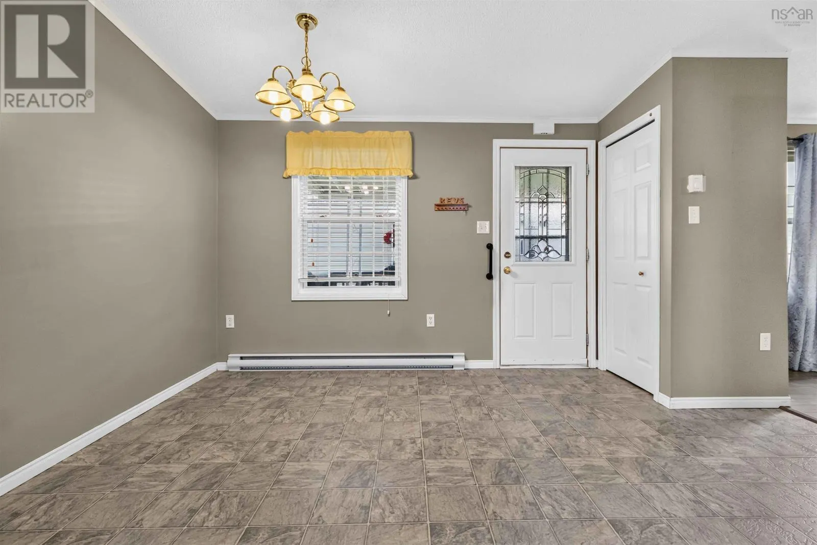 109 Sherbrooke Avenue