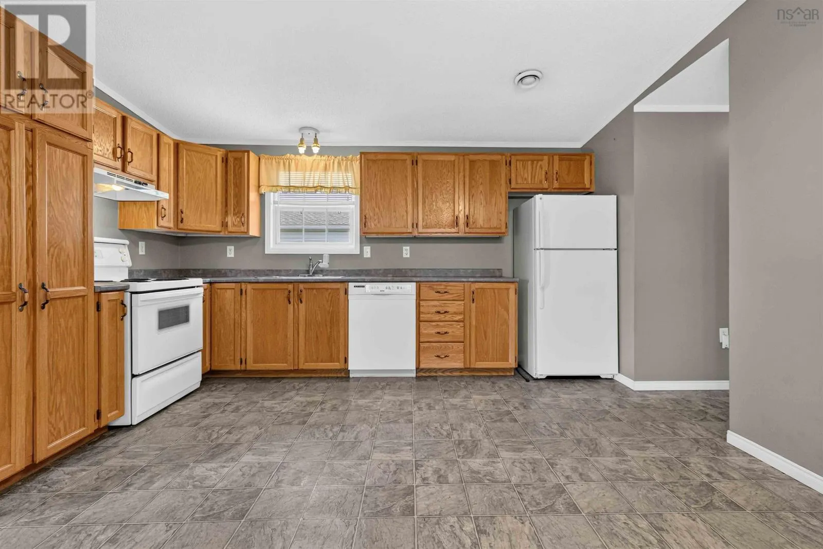 109 Sherbrooke Avenue