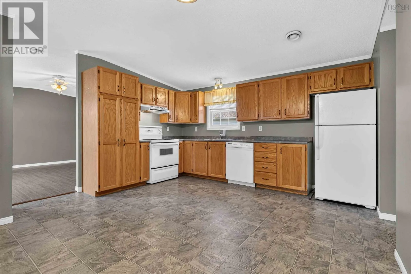 109 Sherbrooke Avenue