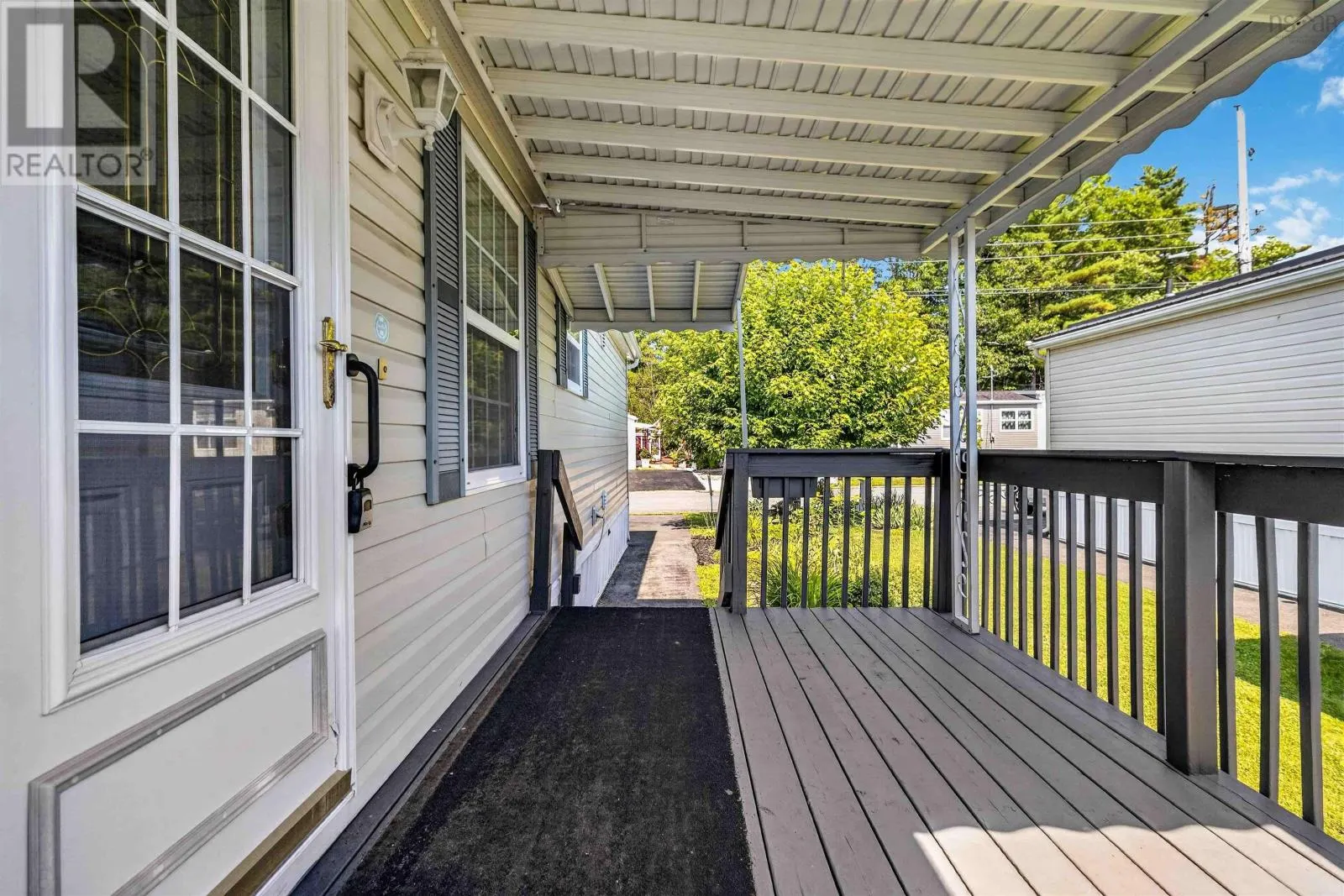 109 Sherbrooke Avenue
