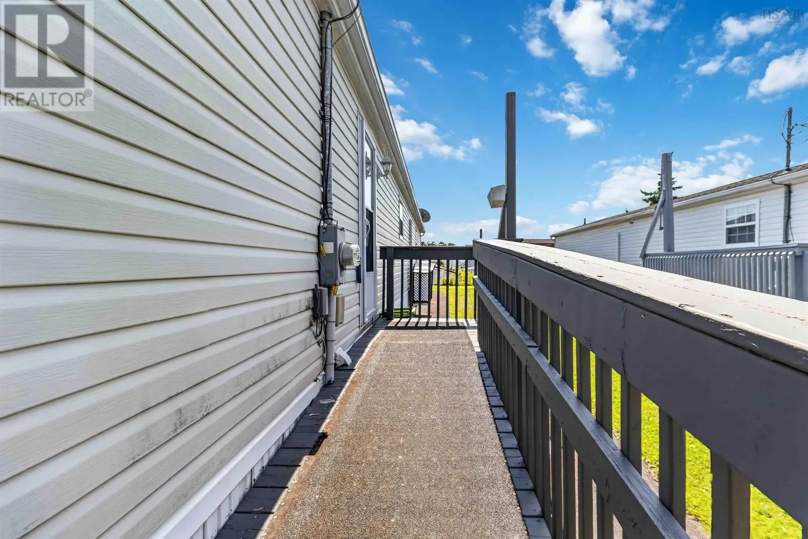 109 Sherbrooke Avenue