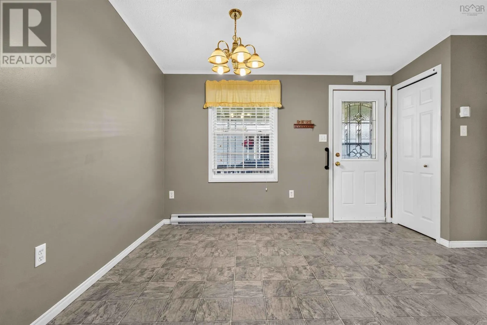 109 Sherbrooke Avenue