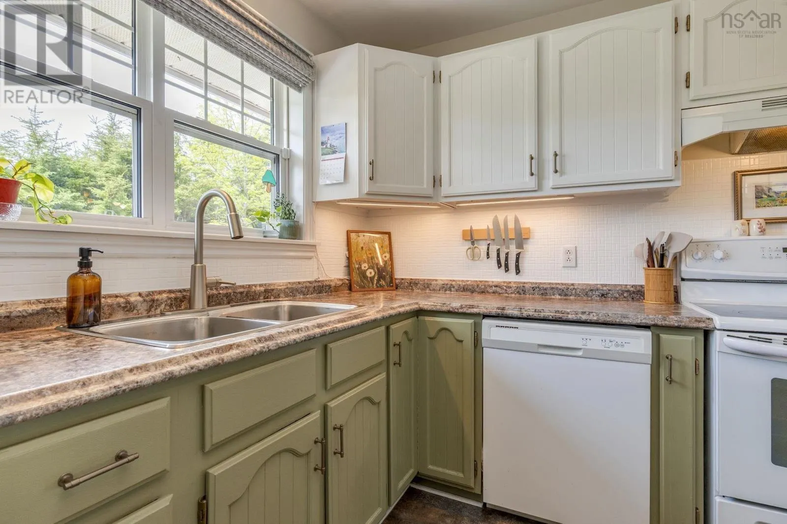 140 Flagstone Drive