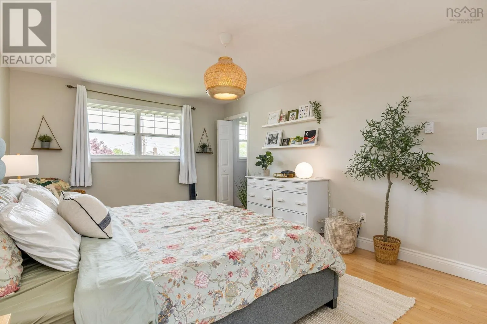 140 Flagstone Drive