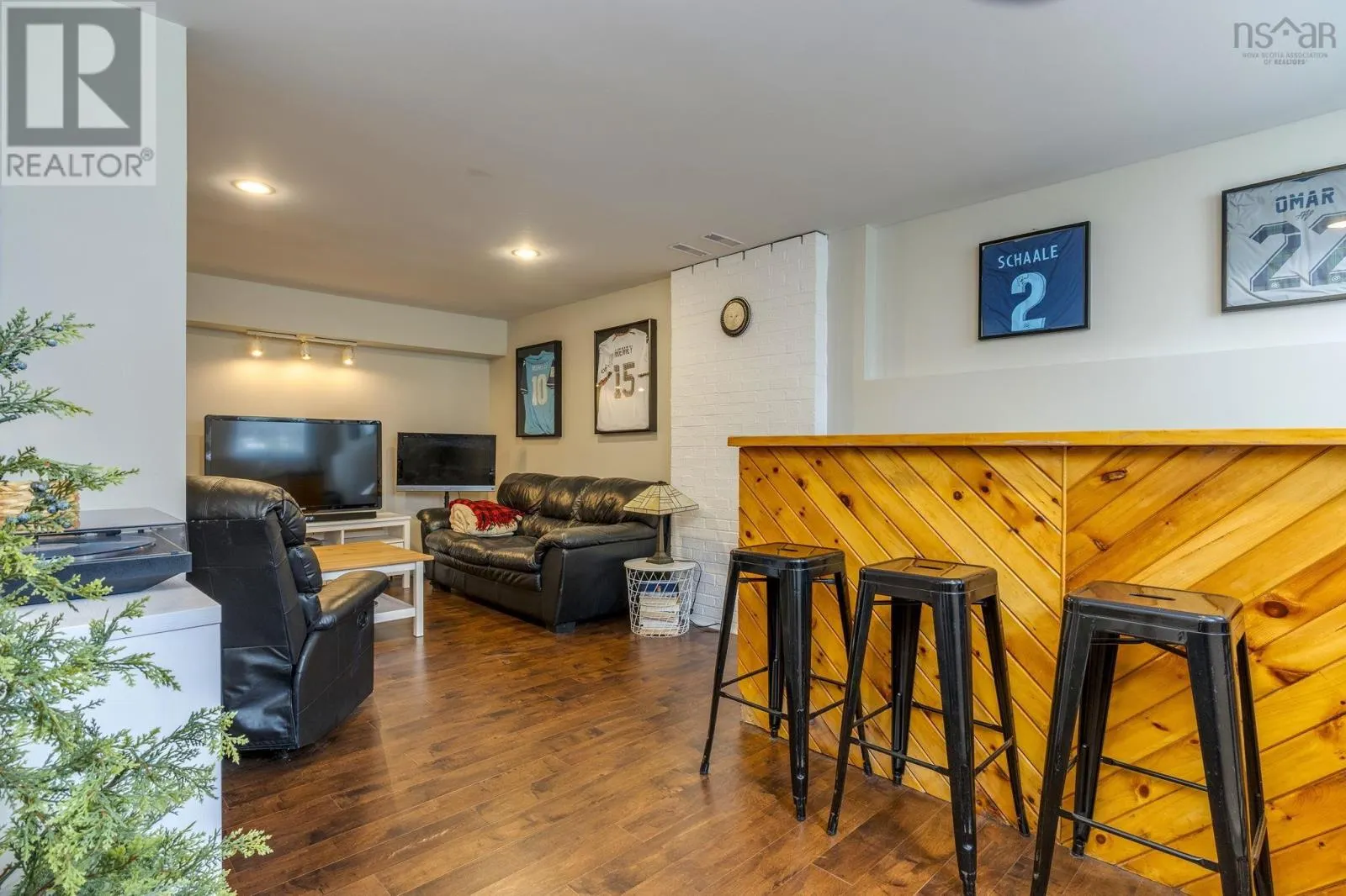 140 Flagstone Drive