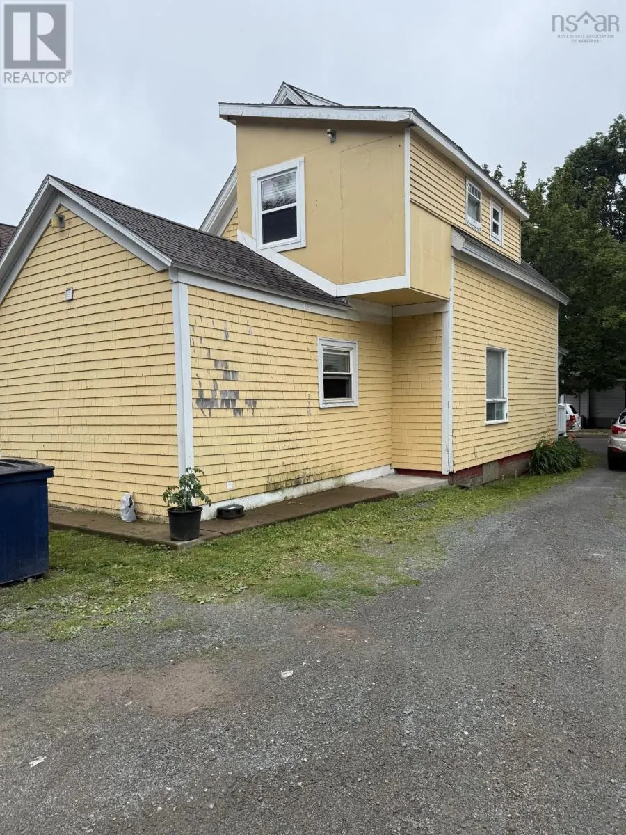 34 Hawthorne Street