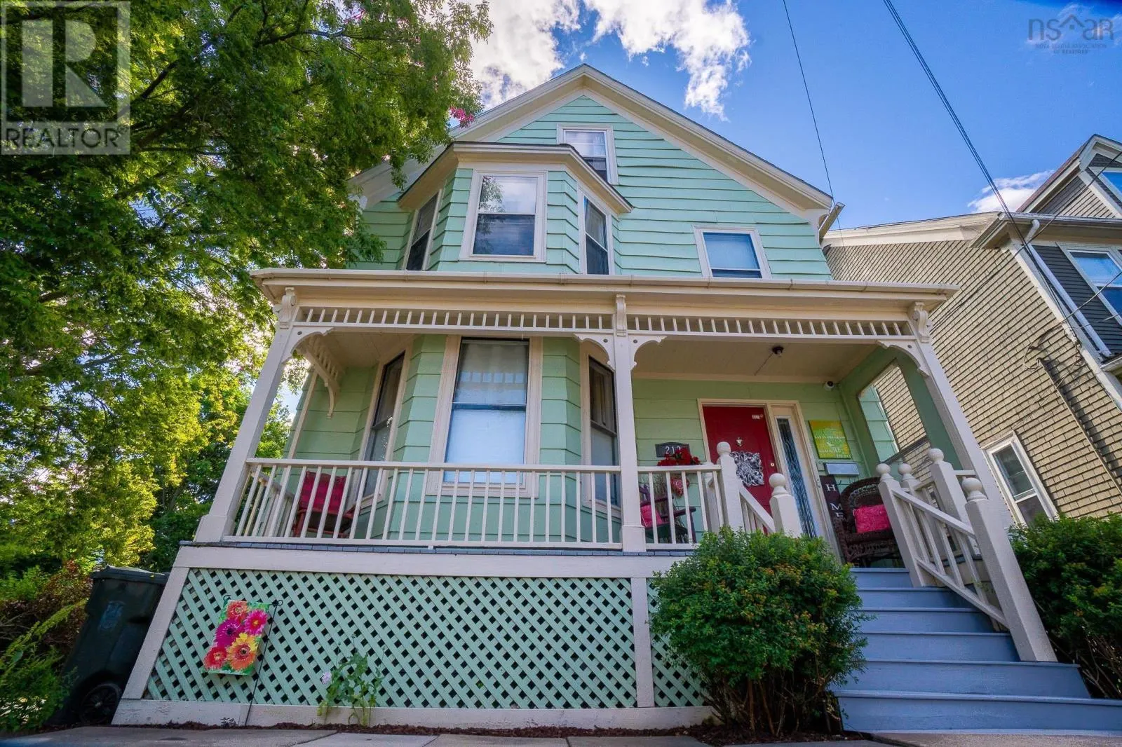 213 Victoria Street