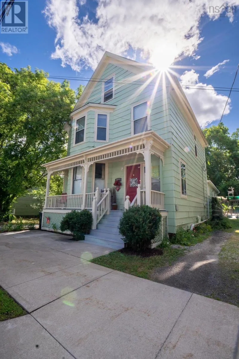 213 Victoria Street