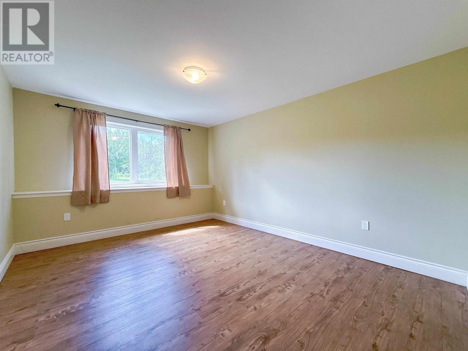 54 Ferry Road
