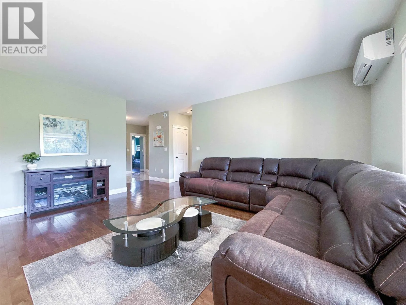 54 Ferry Road