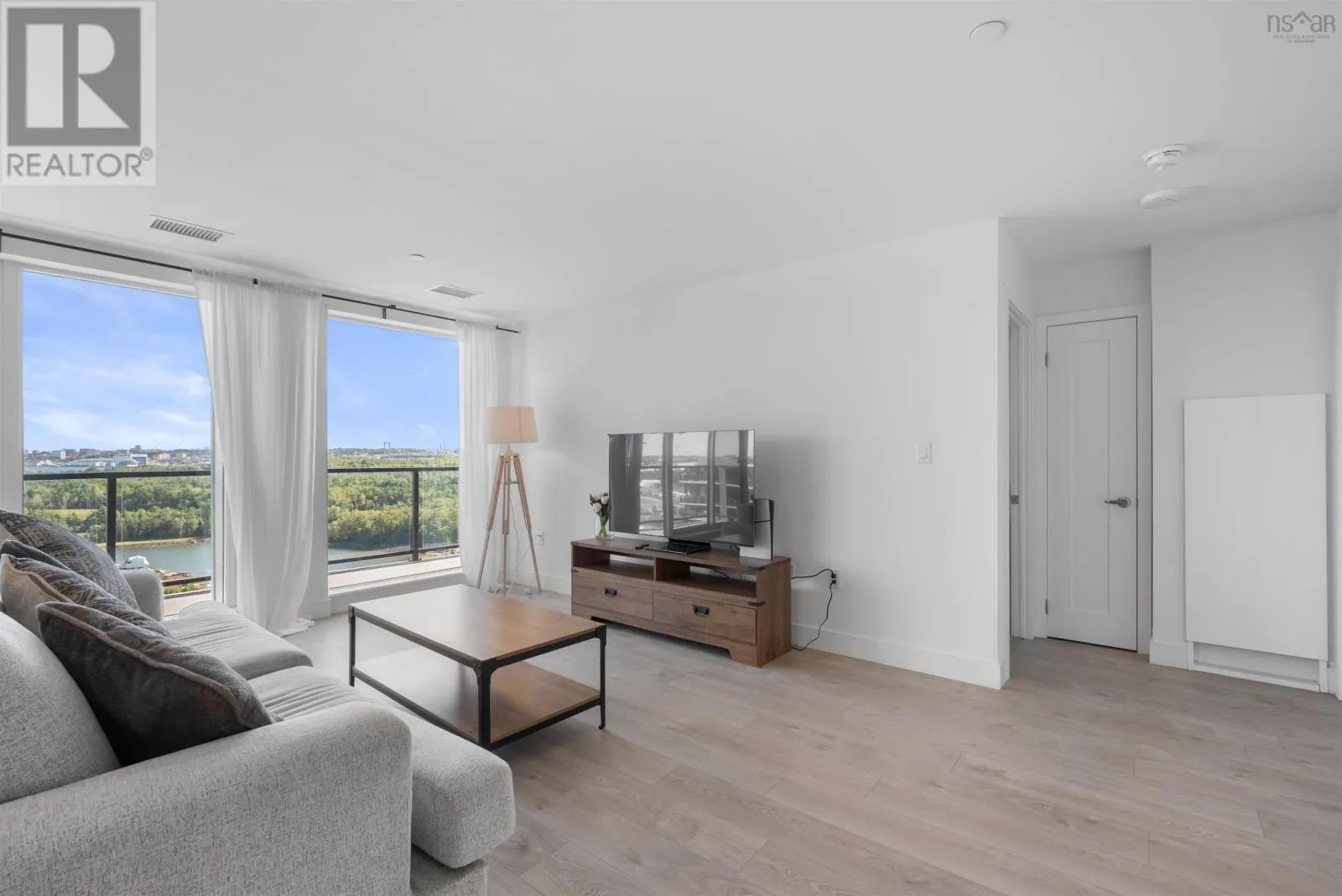 406 72 Seapoint Road