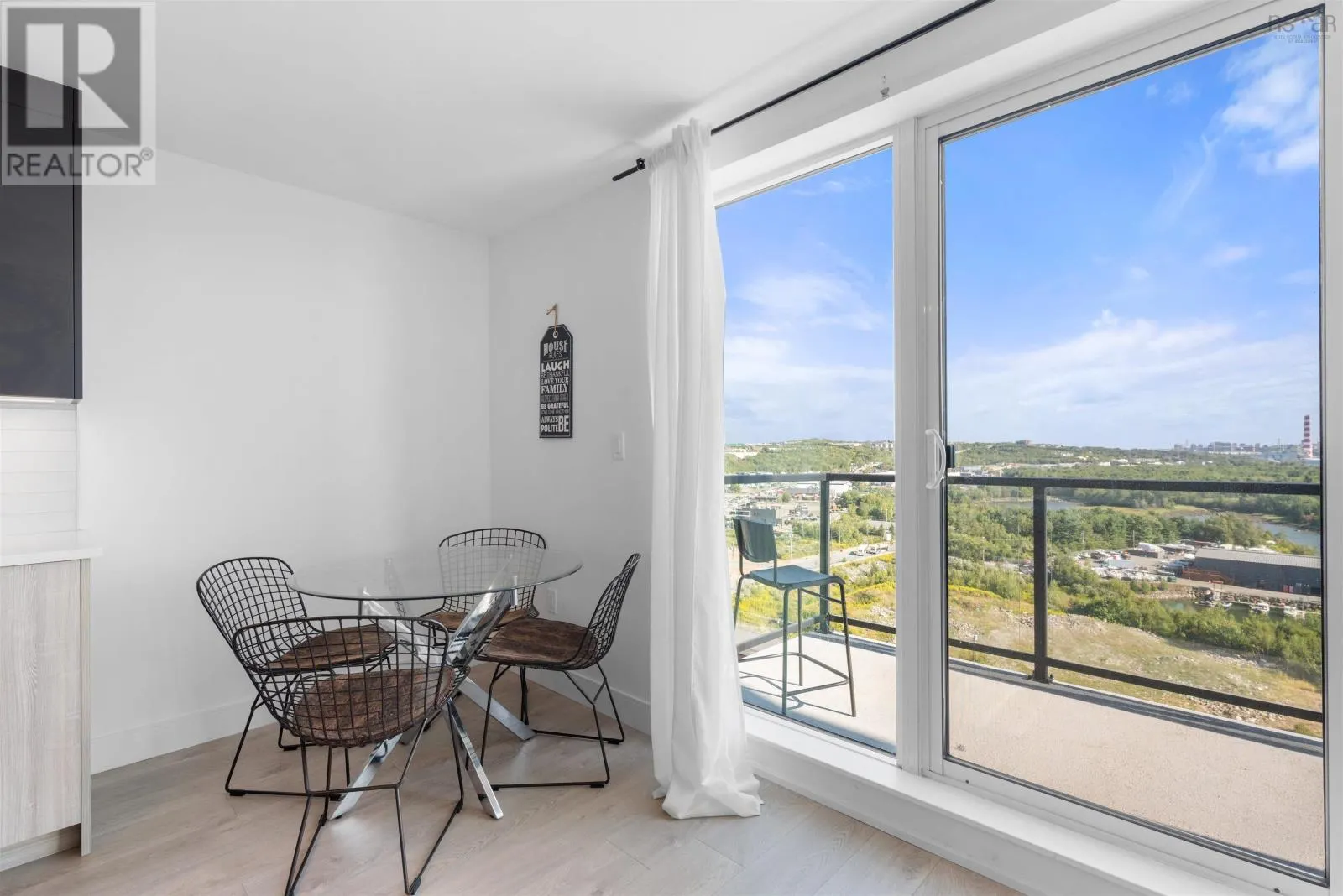 406 72 Seapoint Road