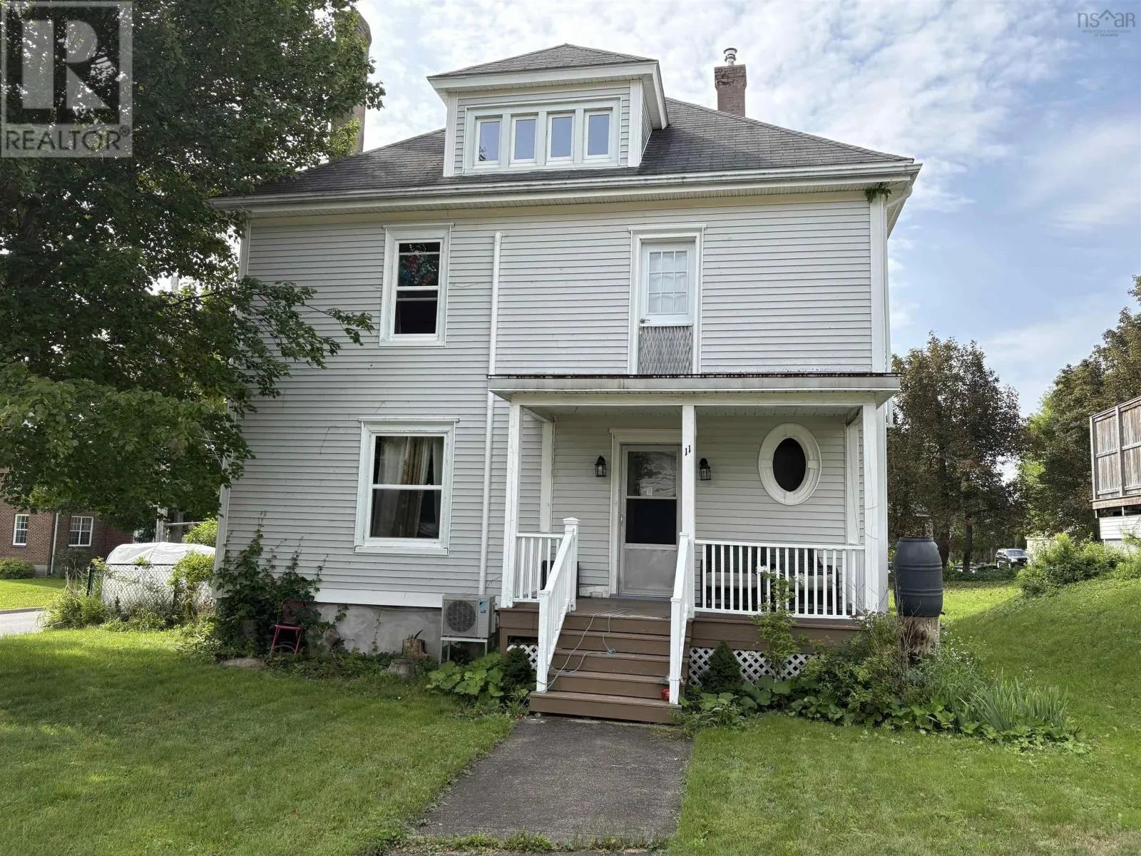 11 Victoria Avenue
